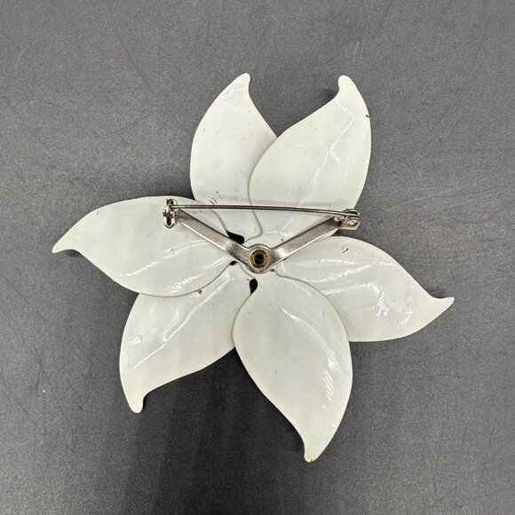 Vintage Flower Power Brooch Pin Mid Century Enamel Retro Green White Floral - Picture 4 of 10